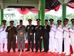 Dandim Bondowoso Irup Upacara Penurunan Bendera Peringatan HUT RI Ke-77