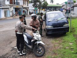 Sinergitas TNI -POLRI Bekerja Sama Dengan Puskesmas Lakukan Giat Percepatan Vaksinasi