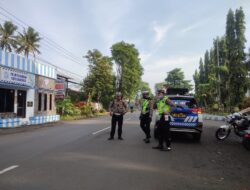 Sat Lantas Polres Bondowoso Melaksanakan Giatan Rutin Setiap Pagi Memberikan Kenyamanan Bagi Pengendara