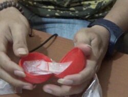 Polisi Berhasil Mengungkap Modus Baru Edarkan Narkoba Dalam Bola Plastik di Bangkalan