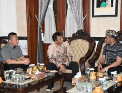 Dandim 0822 Dan Forkopimda Bondowoso Sambut Tim WASEV TMMD Ke-116 Dari Mabes TNI AD