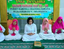 Peringati HUT PERSIT Ke-78, Prajurit Dan Persit Koramil Prajekan Gelar Doa Bersama Dan Bagi² Takjil Gratis